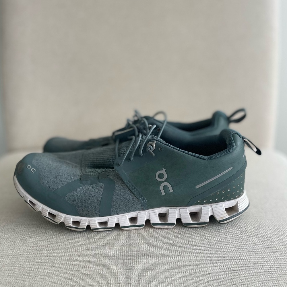 Used ON slip on running shoes